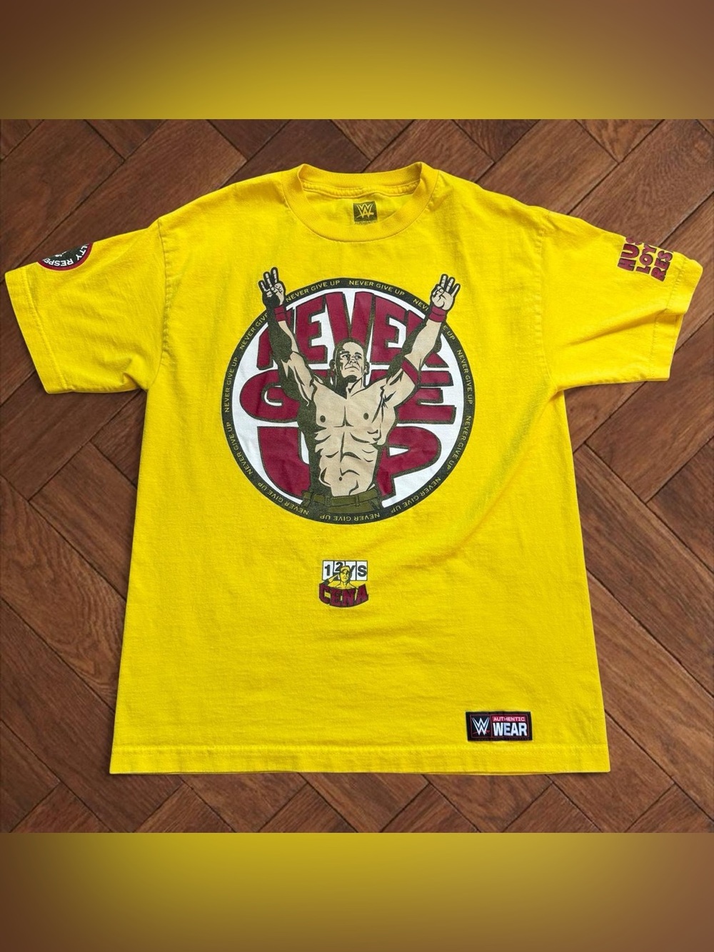 WWE John Cena Yellow "Never Give Up" Graphic T-Shirt Men's Size M